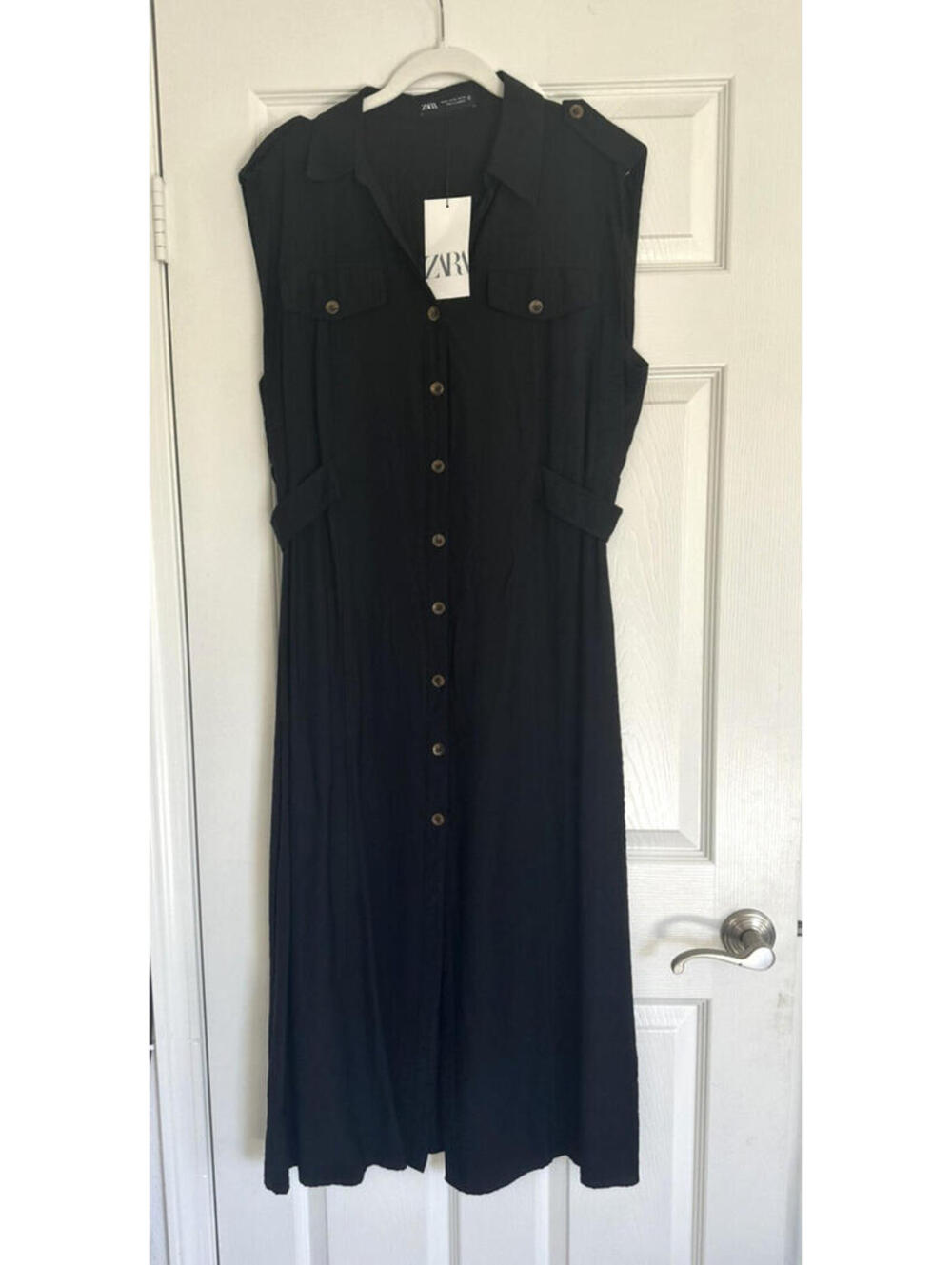 NWT Zara Womens Black sleeveless dress XL, bottom down front, tortoise accents